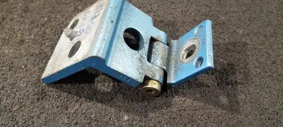 Citroen Xsara Picasso Rear door lower hinge