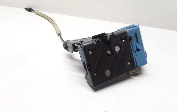 Volvo V70 Front door lock