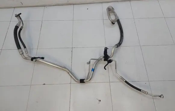 KIA Sportage Air conditioning (A/C) pipe/hose 