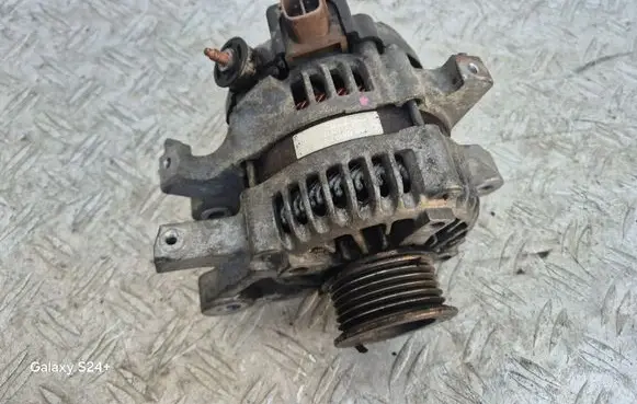 Toyota Yaris Generator/alternator 270600Y030 TG1042109290 0Q040