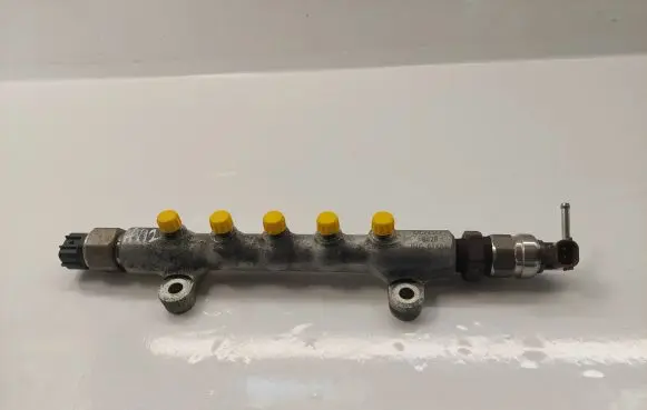 Toyota Avensis T250 Fuel main line pipe 8945860010 238100R020