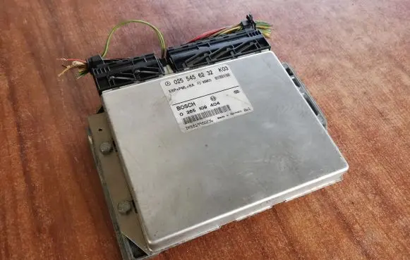 Mercedes-Benz E W210 Brake system control unit/module 0255456232 0265109404