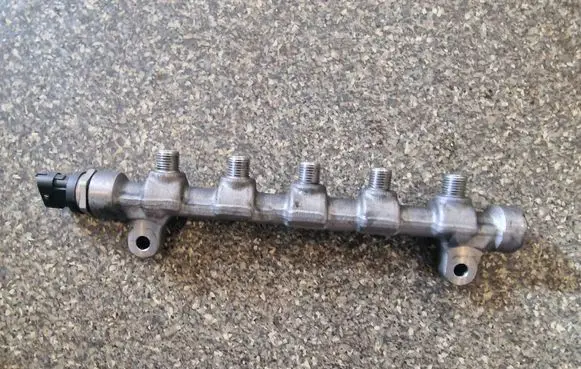 Hyundai i40 Fuel main line pipe 0445214181