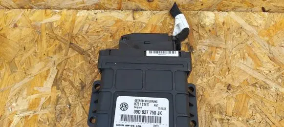 Volkswagen Touareg I Gearbox control unit/module 73502720