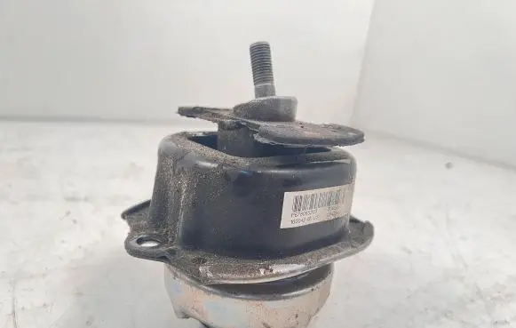 BMW X5 E70 Engine mount bracket 678065303