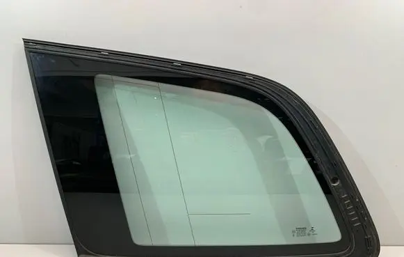 Volvo XC90 Rear side window 32219278