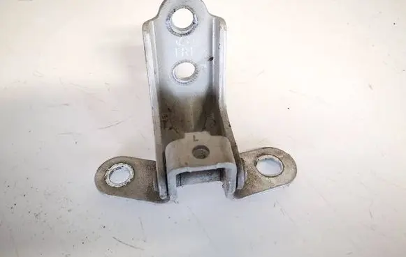 Hyundai ix35 Front door upper hinge 