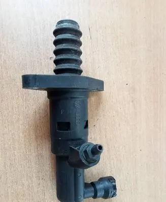 Volkswagen PASSAT B6 Clutch slave cylinder 1K0721261L