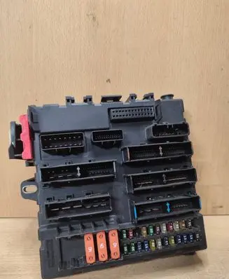 Opel Signum Fuse box set 519044028 00104903