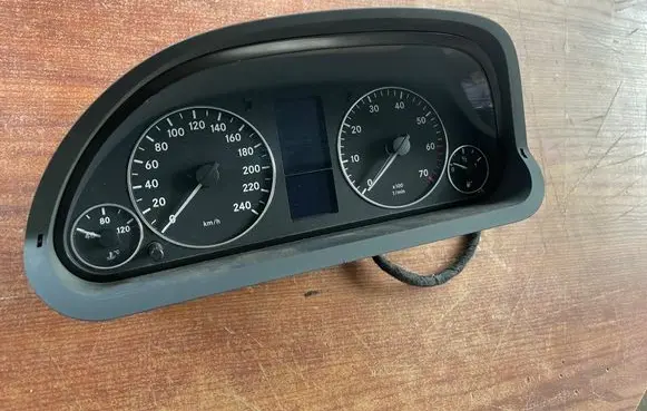 Mercedes-Benz A W169 Speedometer (instrument cluster) A1695404747