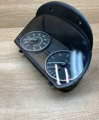 BMW 3 E90 E91 Speedometer (instrument cluster) 9242343 681222303