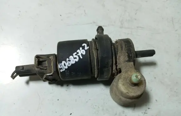 Opel Astra H Windscreen/windshield washer pump 90685762
