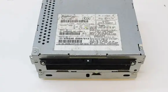 Ford Fusion Radio/CD/DVD/GPS head unit 31328067