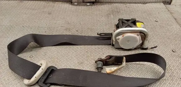 Subaru Impreza II Front seatbelt 