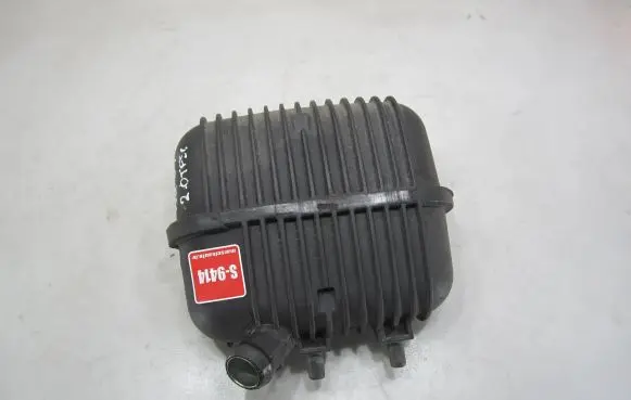 Audi A5 8T 8F Vacuum air tank 8E0129955B