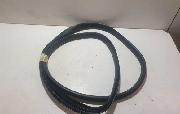 Volvo XC60 Rear door rubber seal (on body) 