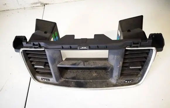 Dash center air vent grill