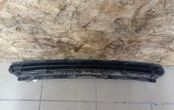 Citroen C5 Front bumper upper radiator grill 9682331677