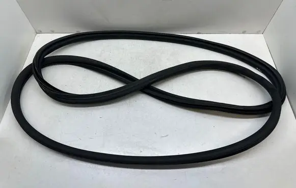 Peugeot 3008 I Trunk rubber seal (body) 