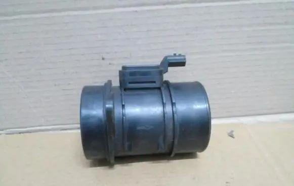 Renault Megane III Mass air flow meter 8200702517