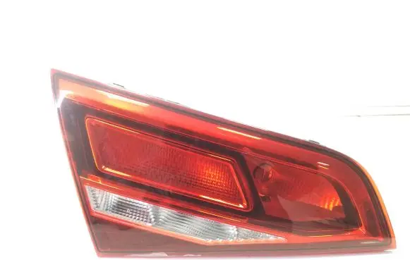 Tailgate rear/tail lights