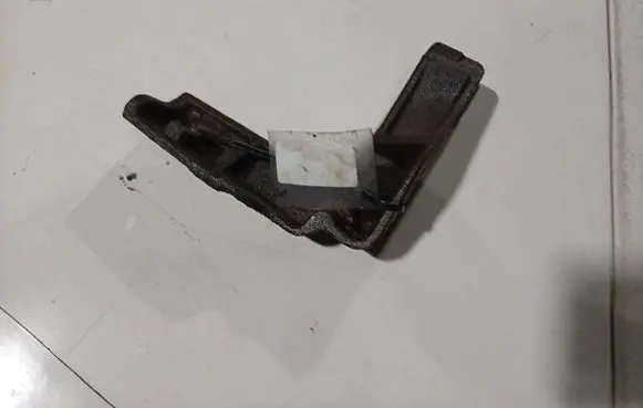 Peugeot 307 Engine mounting bracket 
