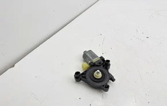 Audi Q2 - Front door window regulator motor 0130822716 E850202100