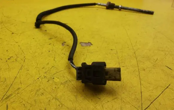 Mercedes-Benz S W221 Exhaust gas temperature sensor A0071539628