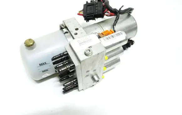 Audi A4 S4 B7 8E 8H Convertible roof main ram cylinder 8H0871611B DAI1107555 BZ0A07110115