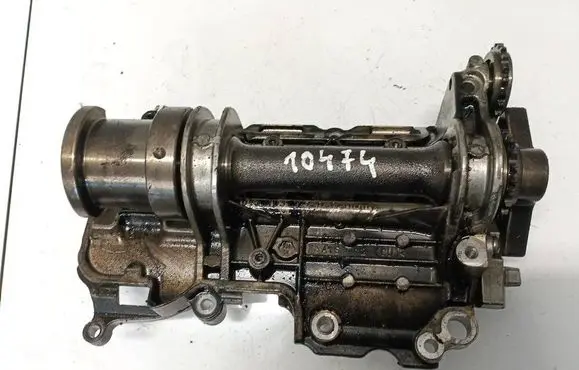 Skoda Fabia Mk2 (5J) Oil pump 045103127d 045103331