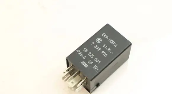 BMW 3 E46 Fuel pump relay 7892976