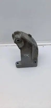 Mercedes-Benz E W212 Engine mounting bracket A6422235404 A642223540
