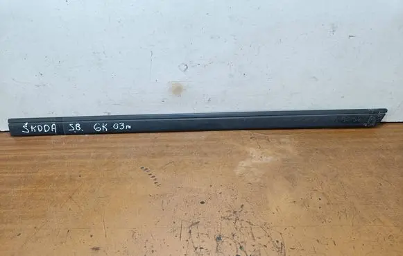 Skoda Superb B5 (3U) Rear door trim (molding) 3U5853753