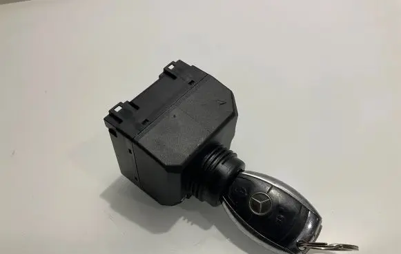 Mercedes-Benz ML W164 Ignition lock A1645450308 33002807