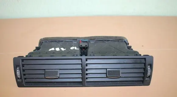 Audi A4 S4 B7 8E 8H Dash center air vent grill 8E0820951H