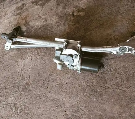 BMW 1 E81 E87 Front wiper linkage and motor 7193036 405121 4438F