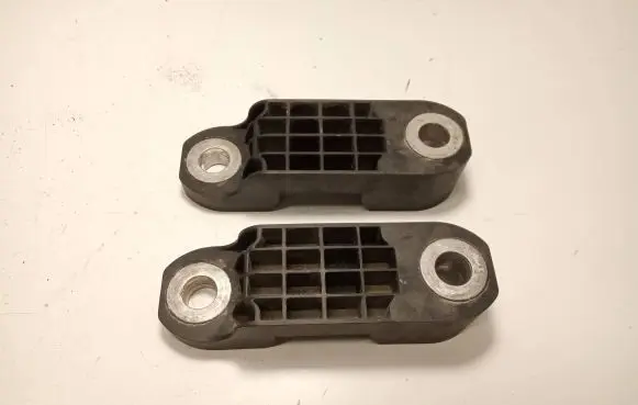 BMW 5 G30 G31 G38 Sway bar bush bracket, front 686147 3135