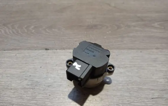Volvo S60 Ignition lock contact 8645228
