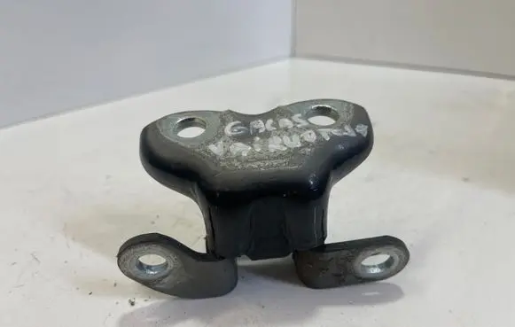 Toyota Avensis T250 Rear door upper hinge