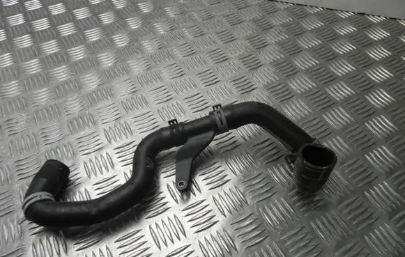 Mercedes-Benz C AMG W205 Engine coolant pipe/hose A2712003782 VD12270