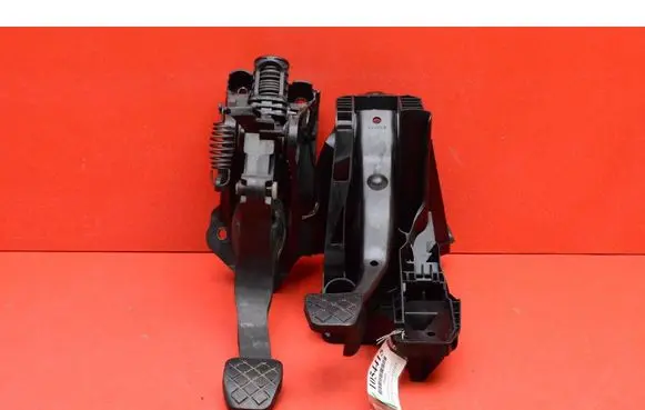 Skoda Octavia Mk3 (5E) Accelerator throttle pedal 5Q1721058CS