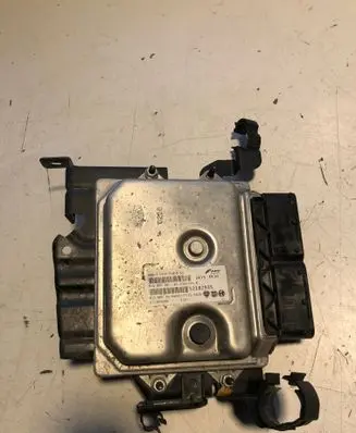 Fiat Doblo Engine control unit/module 52182935 MID9DFD6 BC0195384B