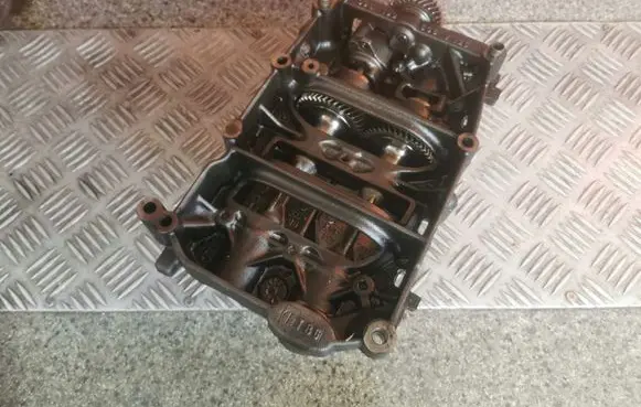 Audi A4 S4 B8 8K Oil pump 03L103535