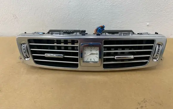 Mercedes-Benz CLS C218 X218 Dash center air vent grill A2188300754