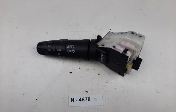 Nissan Note (E11) Indicator stalk 7Y26SN