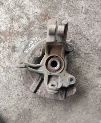 Volvo S60 Front wheel hub 6G913K171A