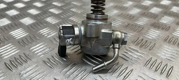 Mazda CX-5 II Fuel injection high pressure pump SM2961000581 PYFB 02C27
