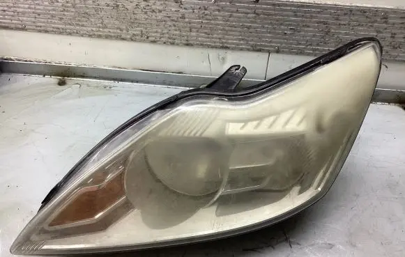 Ford Focus Headlight/headlamp 8M5113W030AD 0077R00
