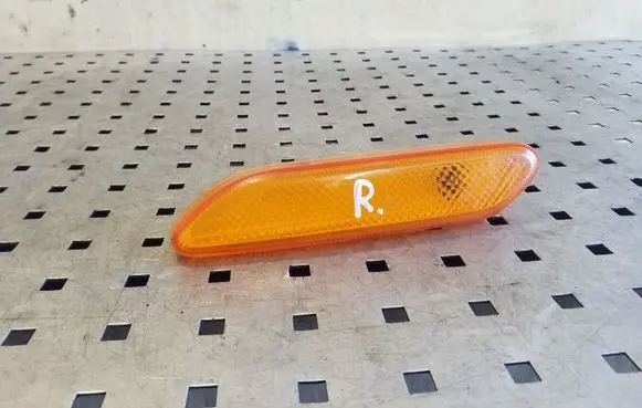 Mini Cooper Countryman R60 Front fender indicator light 9802570 9802568