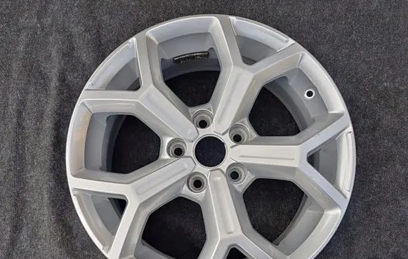 Renault Kadjar R17 alloy rim 